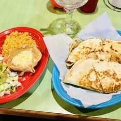 Mesquite Grill - Quesadillas Grandees