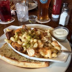 Beaver & Bulldog Sports Pub & Wingery - Crispy Chicken Baked Macaroni