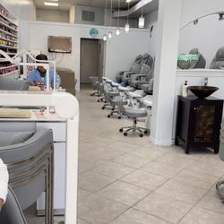 Tips & Toes Nail Salon - Overview of salon