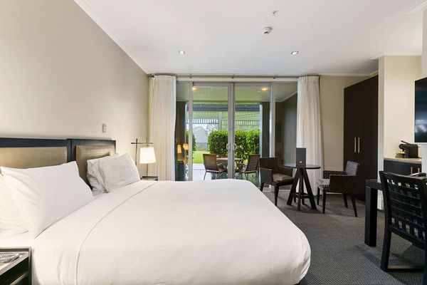 Hilton Lake Taupo by null