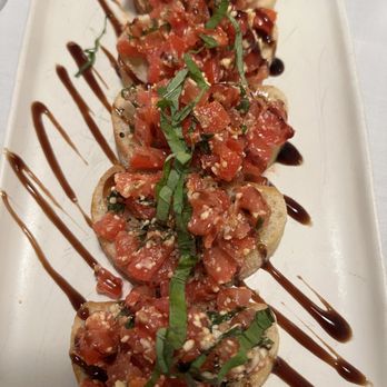 La Ragazza Tuscan Kitchen & Bar - Bruschetta - Salad Near Me - Le Claire, Iowa