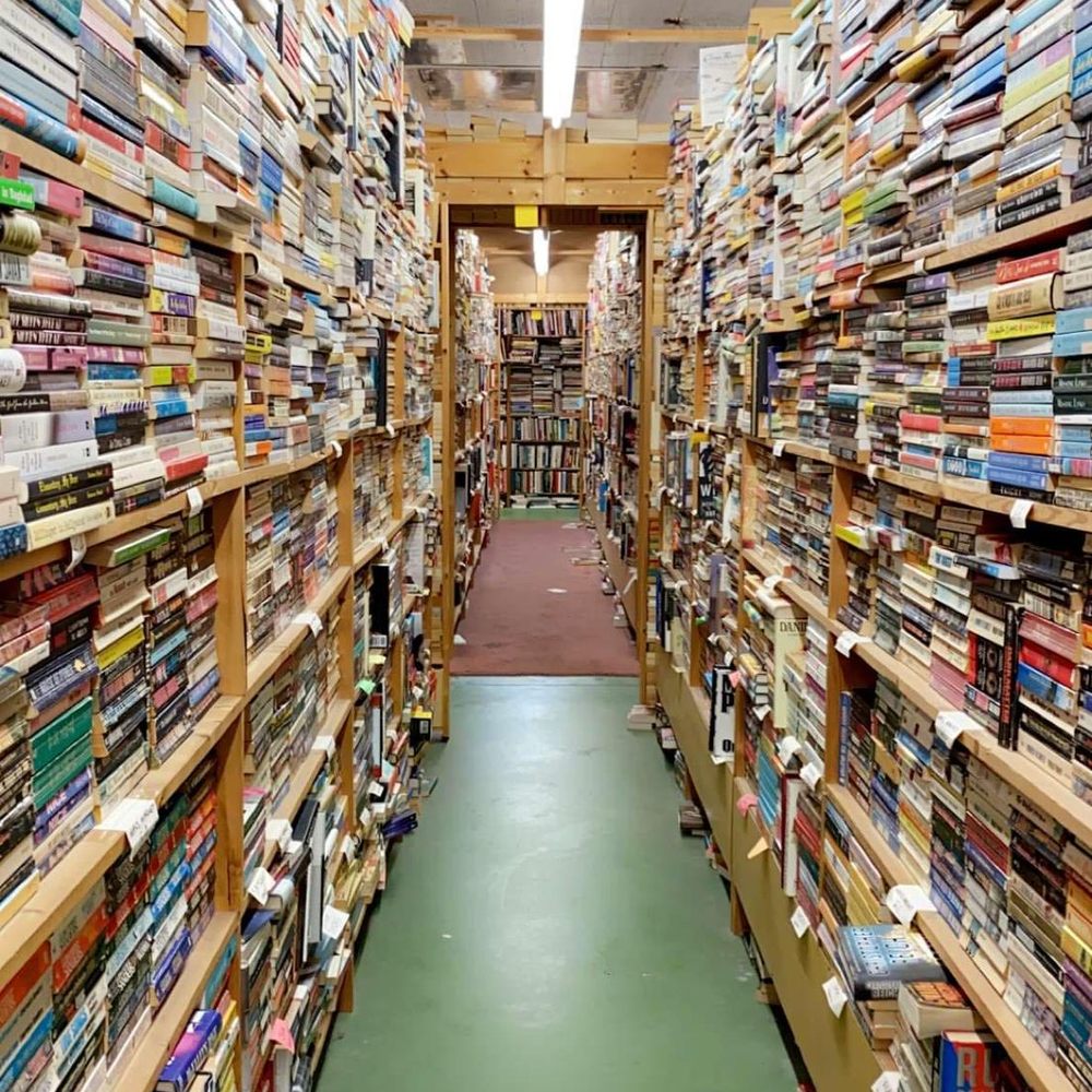 Chamblin Bookmine - Bookstores Near Me - Jacksonville, Florida