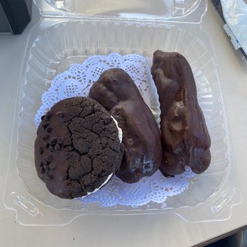 Sassy’s Cafe & Bakery - Eclairs and Oreo cookie!!! - Cafes Near Me - Mesa, Arizona Sassy’s Cafe & Bakery - Eclairs and Oreo cookie!!! - Cafes Near Me - Mesa, Arizona