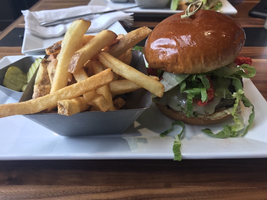 Rel'Lish Burger Lounge by null