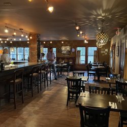 Petit Bistro - Inside