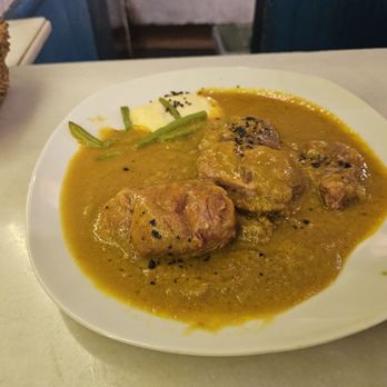 Taberna La Concha - Pork cheek - Tapas Bars Near Me - Madrid, M