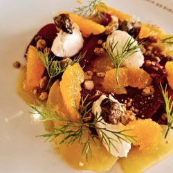 Toile Blanche - Le Restaurant - Beet carpaccio / clementines with kalamansi / grilled hazelnuts / creamy goat cheese