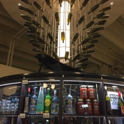Nob's Wine Bar - Live music. A nice addition to the shopping experience