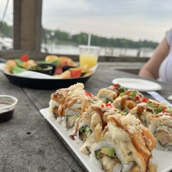 The Broken Oar - Sushi and a view