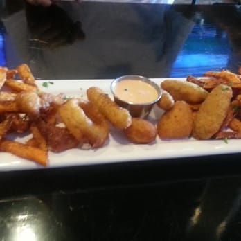 Taps Valley Gastropub - Appetizer platter - Gastropubs Near Me - Northridge, California