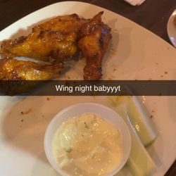 Lucky Dogs Pizzeria & Taproom - Grilled honey habanero wings