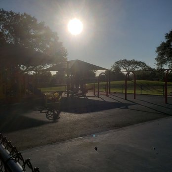 Jacaranda Lakes Park - Parks Near Me - Plantation, Florida