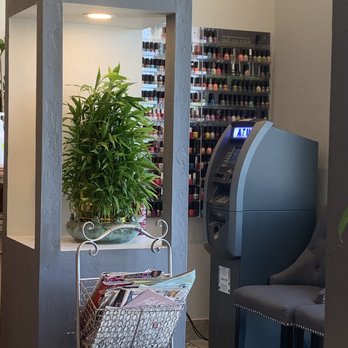 Gelish Nails - Waiting area - Nail Salons Near Me - Gilbert, Arizona