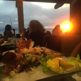 Skates On The Bay - Lobster, oysters, shrimps, and ahi - Seafood Near Me - Berkeley, California Skates On The Bay - Lobster, oysters, shrimps, and ahi - Seafood Near Me - Berkeley, California