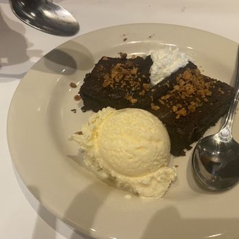Bonefish Grill - Flourless chocolate Macadamia Nut Brownie - Seafood Near Me - Broken Arrow, Oklahoma