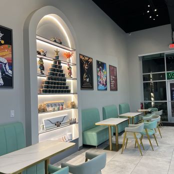 Dumont Creamery & Cafe - Seating area - Ice Cream & Frozen Yogurt Near Me - Frisco, Texas