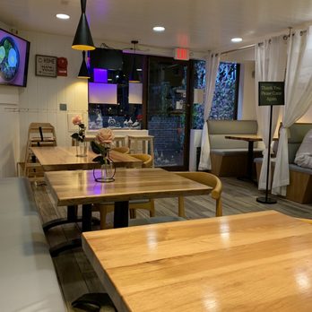 Momo's Cafe - Asian Fusion Near Me - Washington, DC, District of Columbia