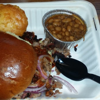 Blackwood BBQ - Brisket sand with beans - Barbeque Near Me - Chicago, Illinois