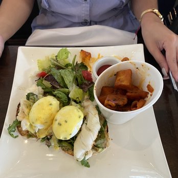 HAVEN Riverfront Restaurant & Bar - Eggs Benedict - New American Near Me - Edgewater, New Jersey