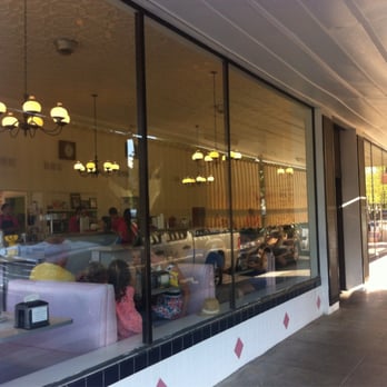 Superior Dairy - Exterior of the store is reminiscent of the good old ice cream dinner days - Ice Cream & Frozen Yogurt Near Me - Hanford, California