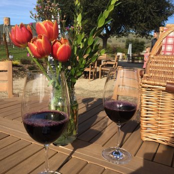 Calerrain Wines - Perfect for picnics - Wine Tasting Room Near Me - Gilroy, California