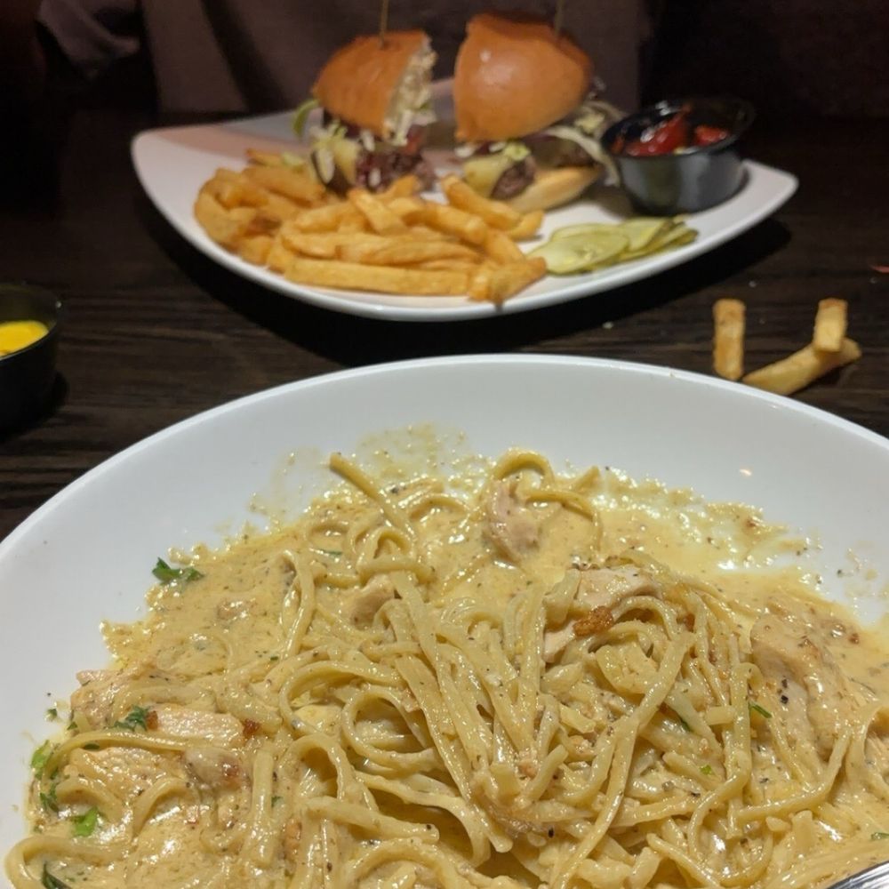 Grand Tavern Troy - American Kobe Burger and Chicken Alfredo - New American Near Me - Troy, Michigan