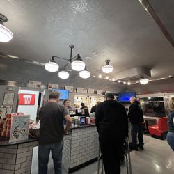 The Lamp Theatre - Concessions with munchies & alcoholic beverages (no restaurant food).