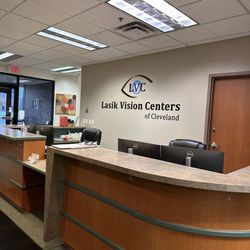 Lasik Vision Centers of Cleveland - Lobby front desk