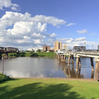 Trapps - Overlooking the ouichita river into Monroe - Cajun/Creole Near Me - West Monroe, Louisiana