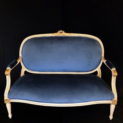 The French Accent Furniture Gallery