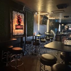 Candela's - Interior & Jukebox