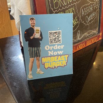 MrBeast Burger - Signs for pick up and ordering - Food Delivery Services Near Me MrBeast Burger - Signs for pick up and ordering - Food Delivery Services Near Me