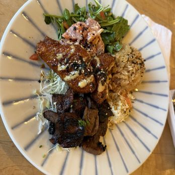 Thirty Eight - Mix plate - Seafood Near Me - Urban Honolulu, Hawaii Thirty Eight - Mix plate - Seafood Near Me - Urban Honolulu, Hawaii