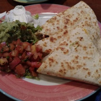 Backyard Grill - Pretty good chicken quesadilla - Sports Bars Near Me - Chantilly, Virginia
