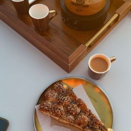 Adeni Chai and honeycomb. Adeni Chai and honeycomb.