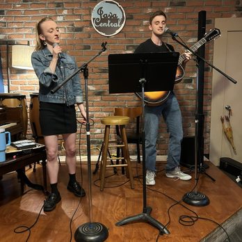 Java Central Cafe and Roaster - Entertainment on stage - Coffee Roasteries Near Me - Westerville, Ohio