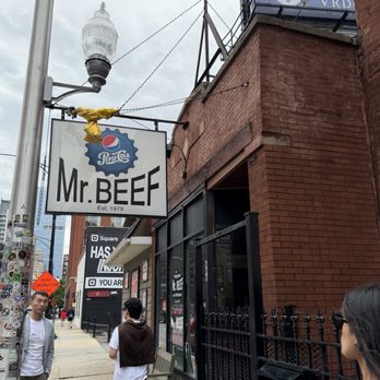 Mr. Beef - Outside - Fast Food Near Me - Chicago, Illinois Mr. Beef - Outside - Fast Food Near Me - Chicago, Illinois