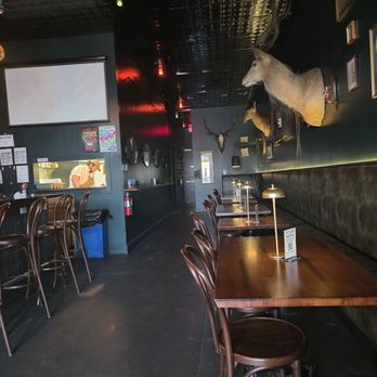 Cameo - Cocktail Bars Near Me - Memphis, Tennessee