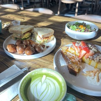 Neighbors - Kaya French toast , Green side salad, B.L.A.T.C sandwich w potatoes - Breakfast & Brunch Near Me - Las Vegas, Nevada Neighbors - Kaya French toast , Green side salad, B.L.A.T.C sandwich w potatoes - Breakfast & Brunch Near Me - Las Vegas, Nevada