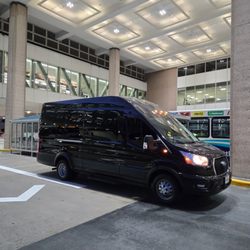 DHannah's Luxury Transportation - 15-Passenger Party Van