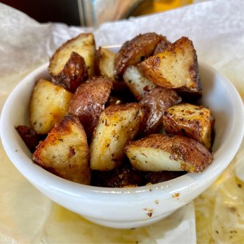 Ollie's on the Beach - Red Potatoes - Bars Near Me - Hudson, Florida