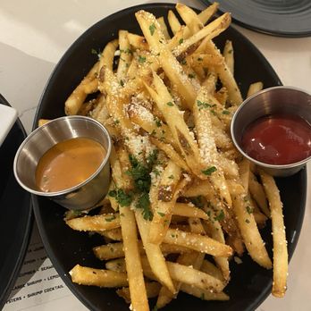 Honu Oceanside - truffle fries - Seafood Near Me - Lahaina, Hawaii Honu Oceanside - truffle fries - Seafood Near Me - Lahaina, Hawaii