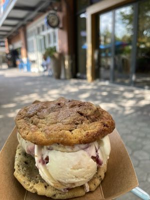 The Baked Bear by null