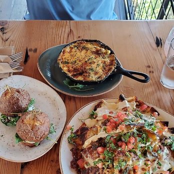 Rustic Goat - Bison sliders, Mac and cheese and half order of nachos - American Near Me - Anchorage, Alaska Rustic Goat - Bison sliders, Mac and cheese and half order of nachos - American Near Me - Anchorage, Alaska