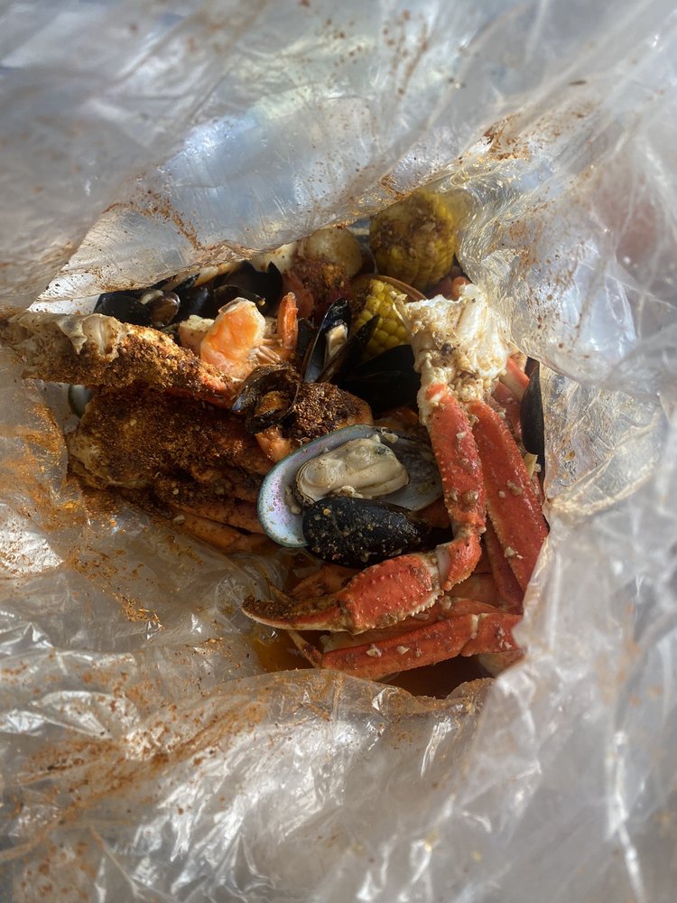 WINGS & SEAFOOD Updated October 2024 29 Photos & 10 Reviews 2425