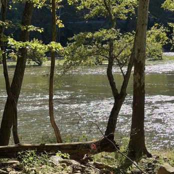The Sandstone Falls - Hiking Near Me - Hinton, West Virginia