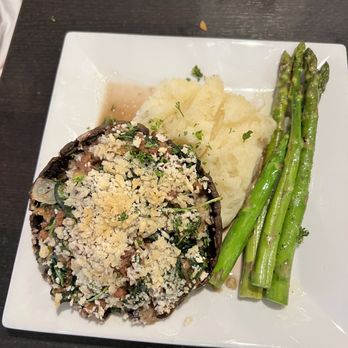Mango Mangeaux - The portobello mushroom with the 'bomb' mashed potatoes and I was told even the asparagus was great! - New American Near Me - Hampton, Virginia Mango Mangeaux - The portobello mushroom with the 'bomb' mashed potatoes and I was told even the asparagus was great! - New American Near Me - Hampton, Virginia