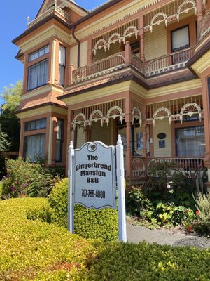 Gingerbread Mansion Inn by null