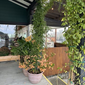 Greenhouse Penryn - Entrance - Salad Near Me - Penryn, California