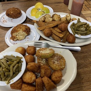 Cackalacky Fish - Our scallops. One fried one blackened. Fried green tomatoes, green beans, hand cut fries. Crab cakes. - Seafood Near Me - Myrtle Beach, South Carolina Cackalacky Fish - Our scallops. One fried one blackened. Fried green tomatoes, green beans, hand cut fries. Crab cakes. - Seafood Near Me - Myrtle Beach, South Carolina